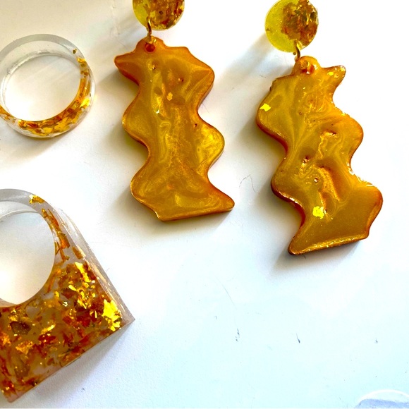 Raye - Picture 4 of 10